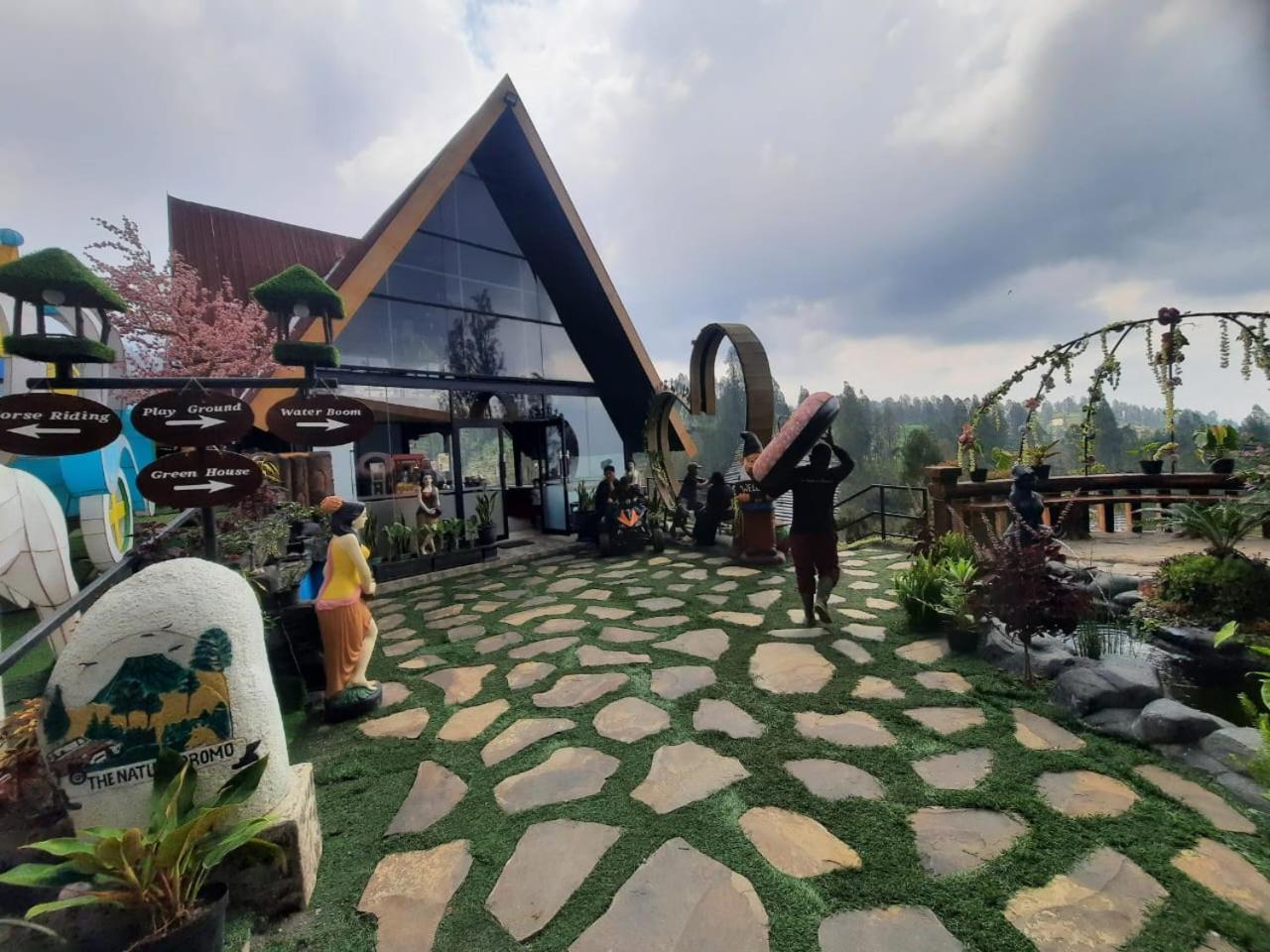 Hotel Nature Bromo And Resort Пасуруан Экстерьер фото